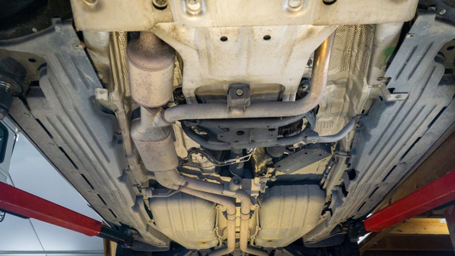 Henk Kats online aan het zoeken naar een Land Rover in Duitsland